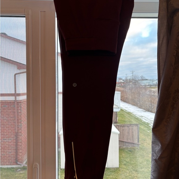 Lululemon Surge Jogger. Size XS. Great condition. - Picture 2 of 14